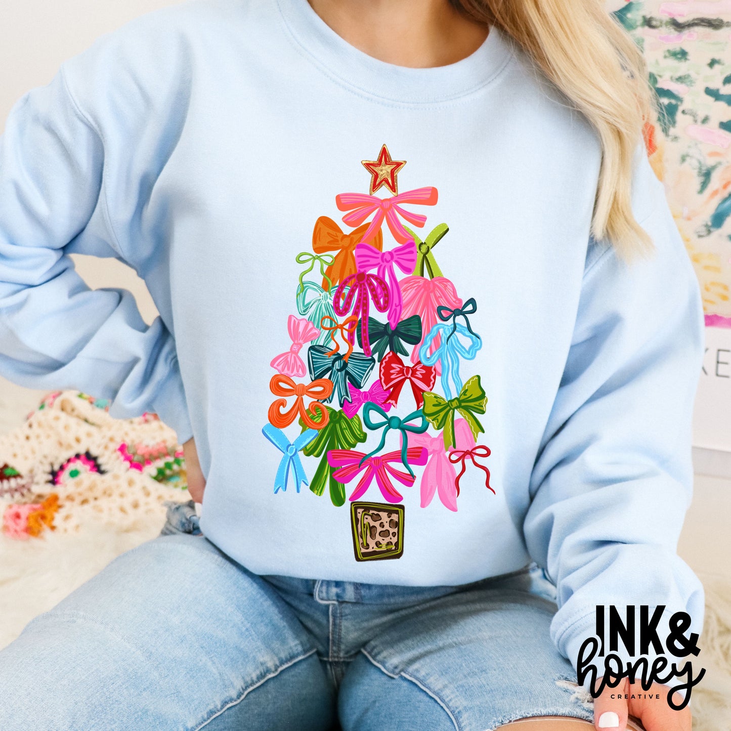 painted bow tree tee